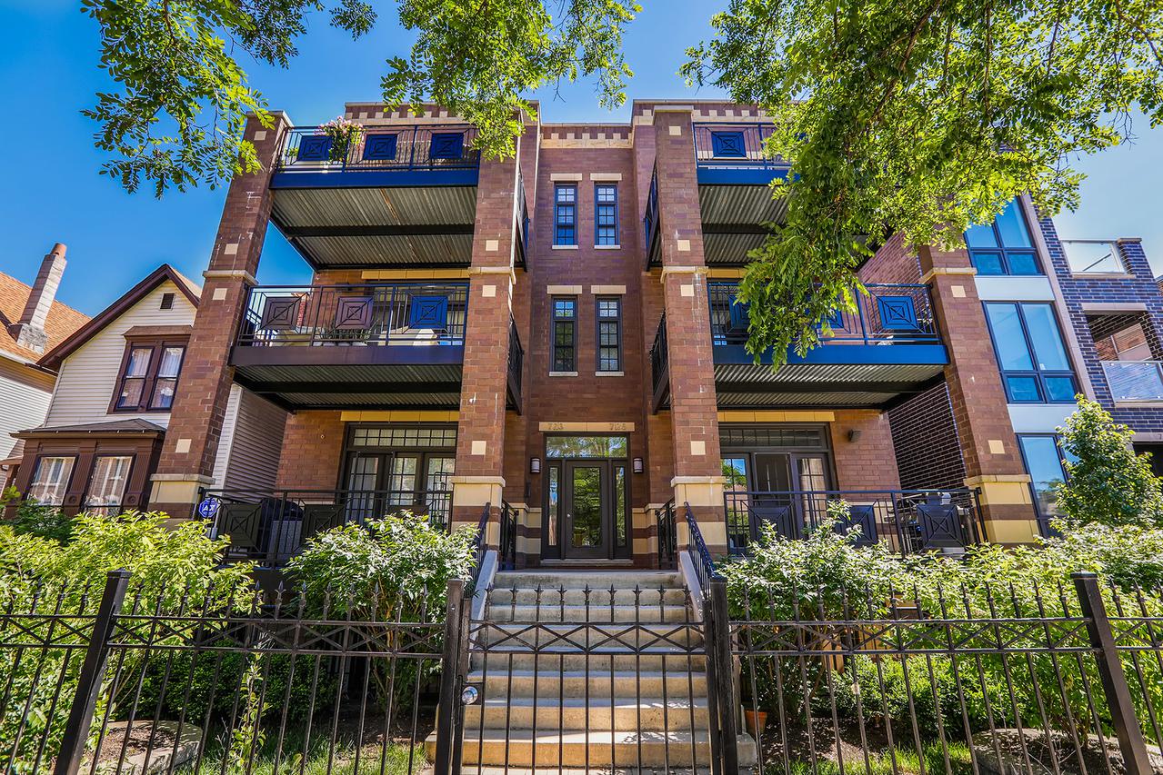725 Diversey Pkwy. #1W, Chicago, IL 60614