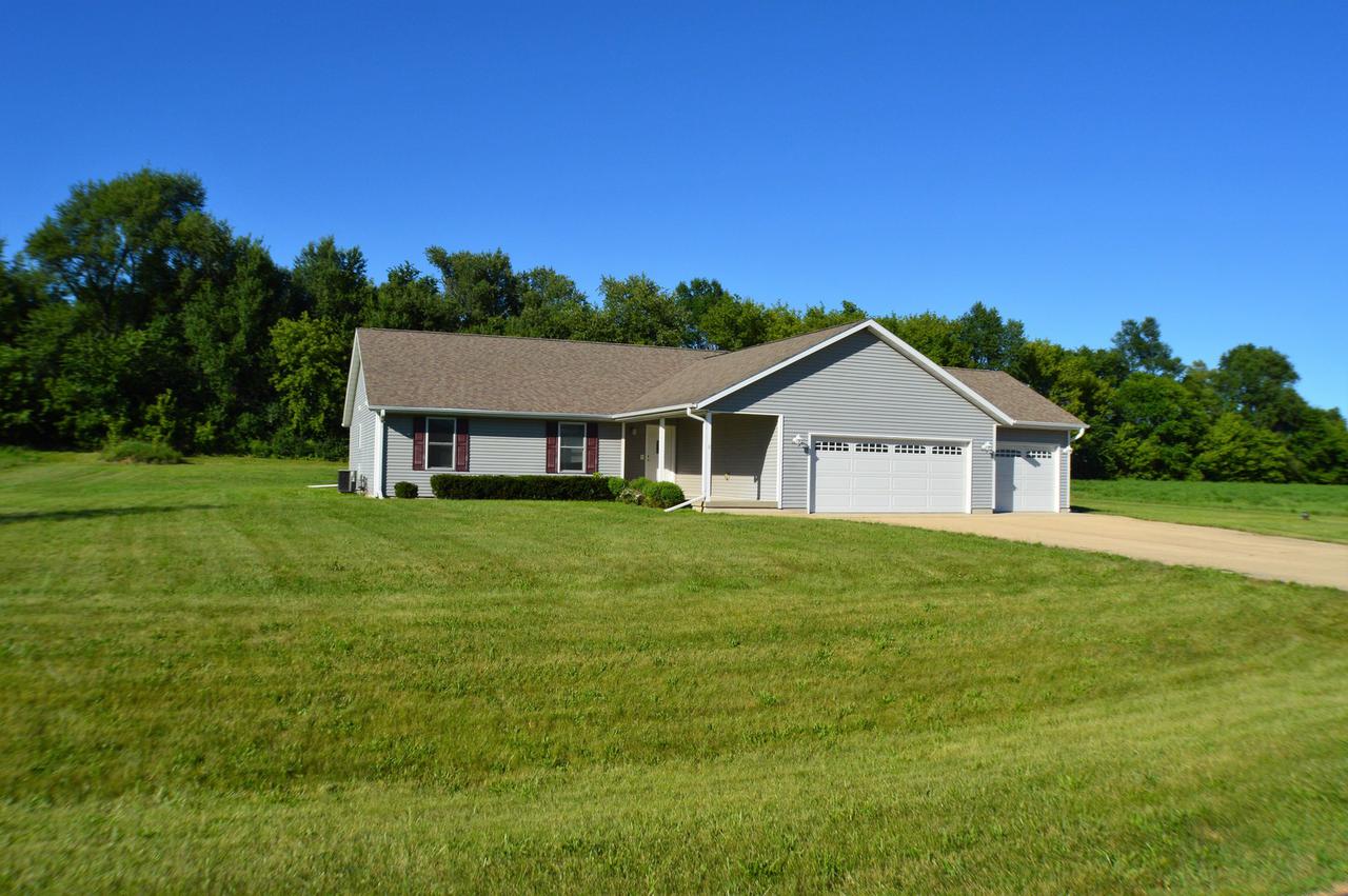 5357 S Sunnydale Ln., Rochelle, IL 61068