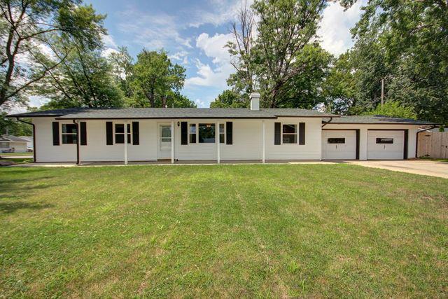 1221 Holiday Dr., Champaign, IL 61821
