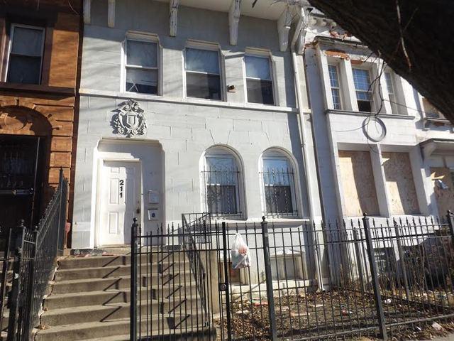 211 N Leclaire Ave., Chicago, IL 60644