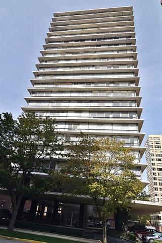 320 W Oakdale Ave. #1001, Chicago, IL 60657
