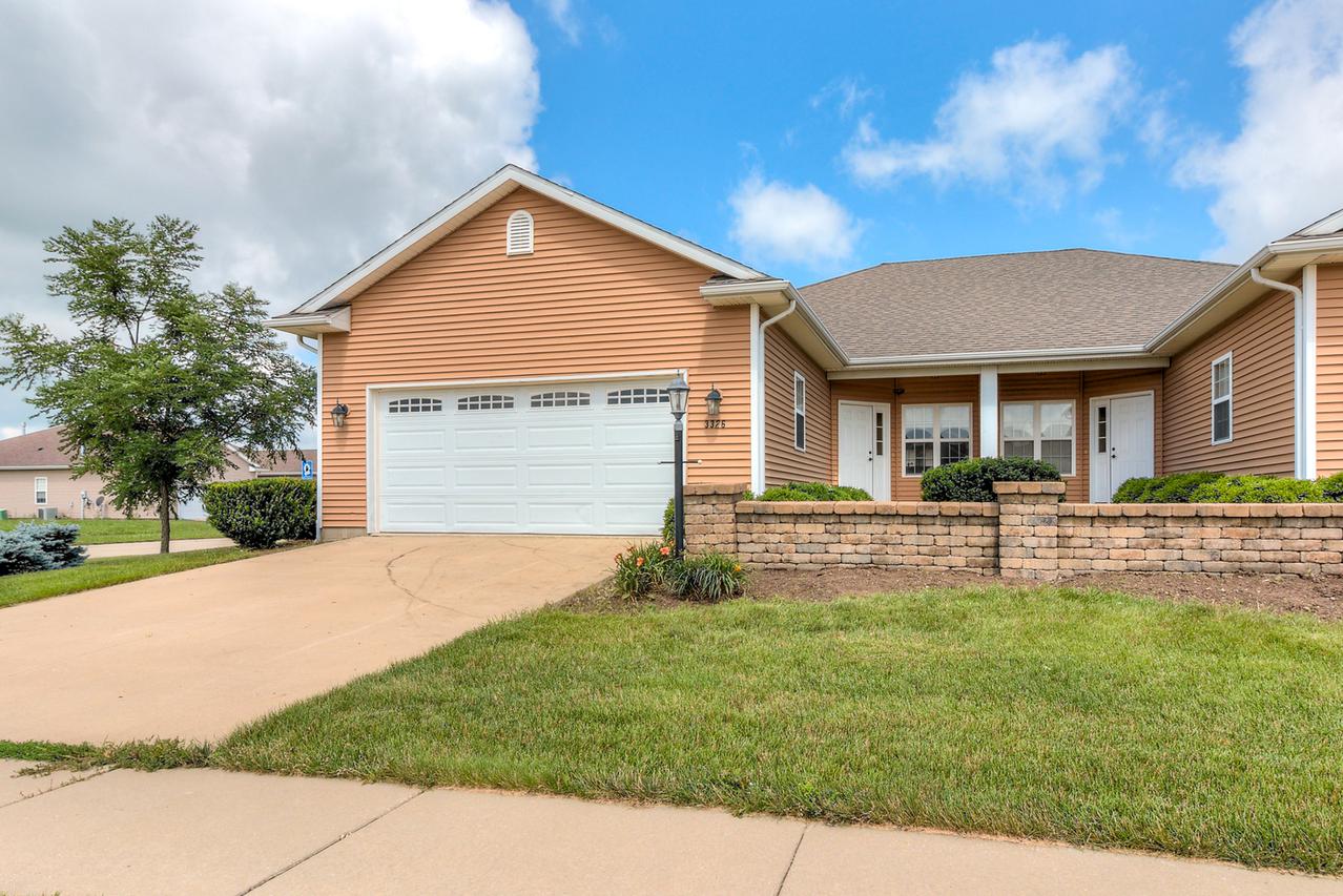 3326 Boulder Ridge Dr., Champaign, IL 61822