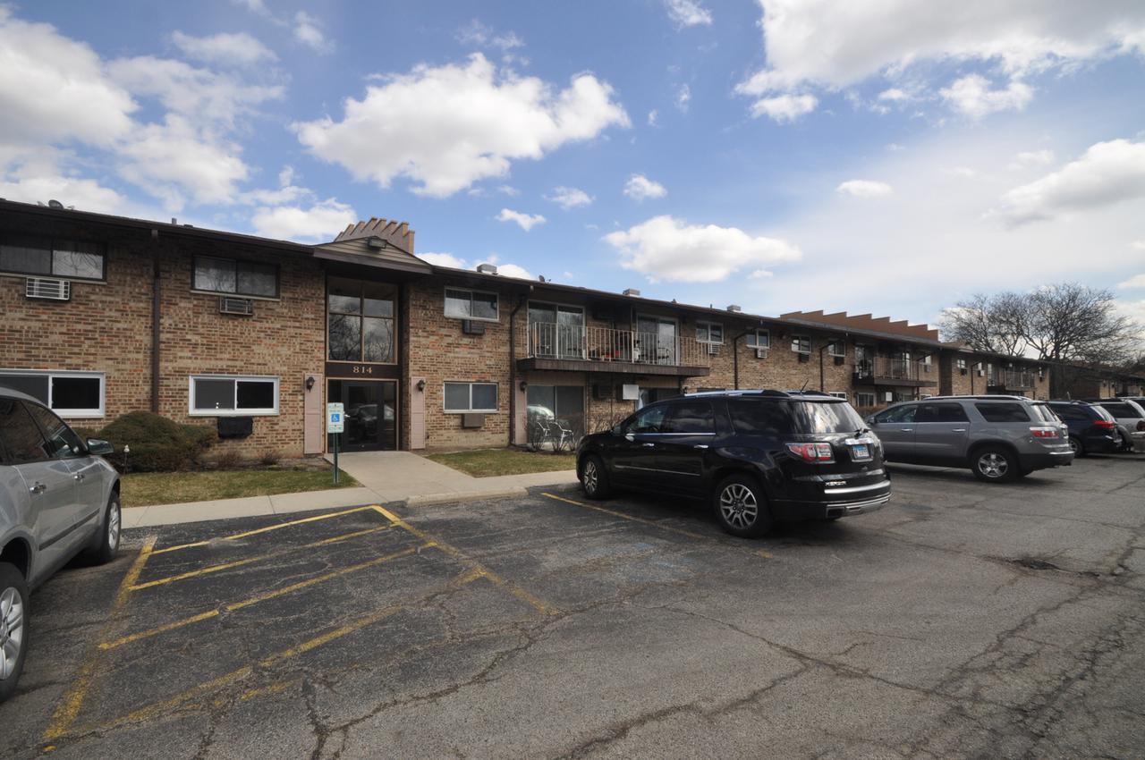 814 E Old Willow Rd. #213, Prospect Heights, IL 60070