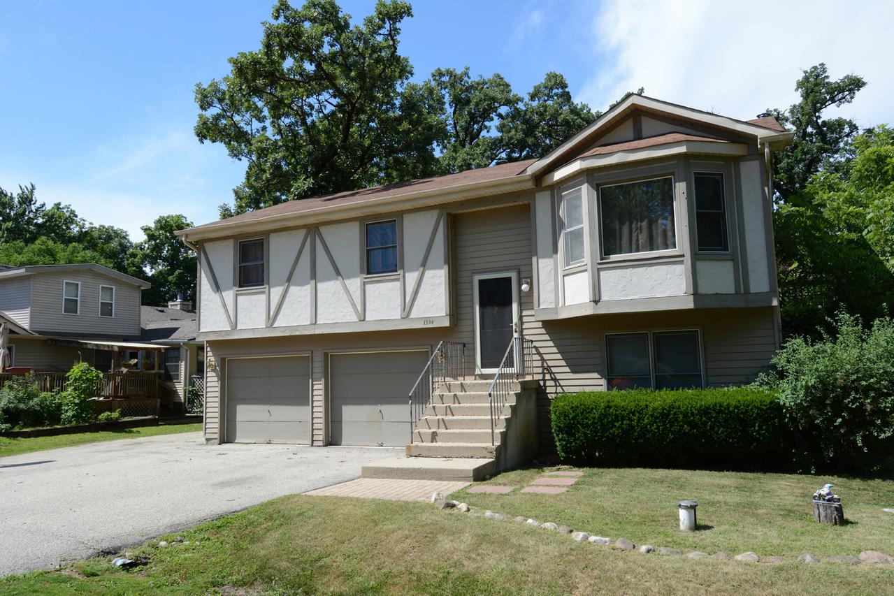 1334 Louise St., Crystal Lake, IL 60014