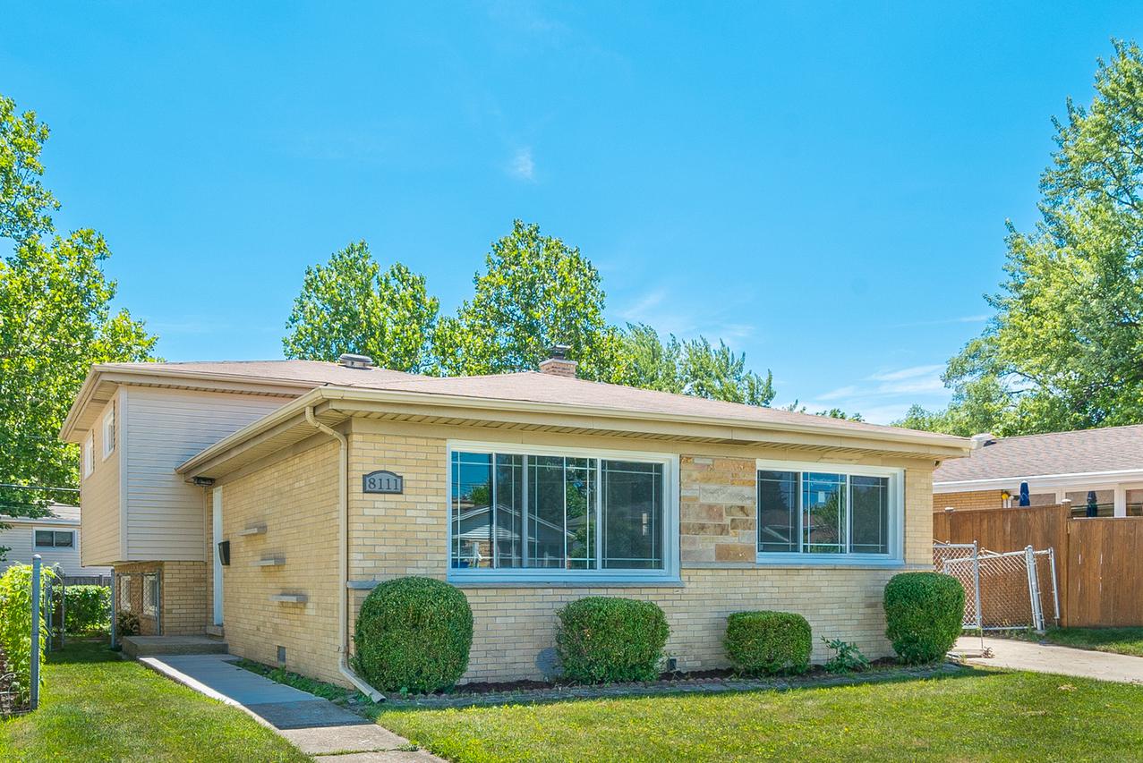 8111 Gross Point Rd., Morton Grove, IL 60053