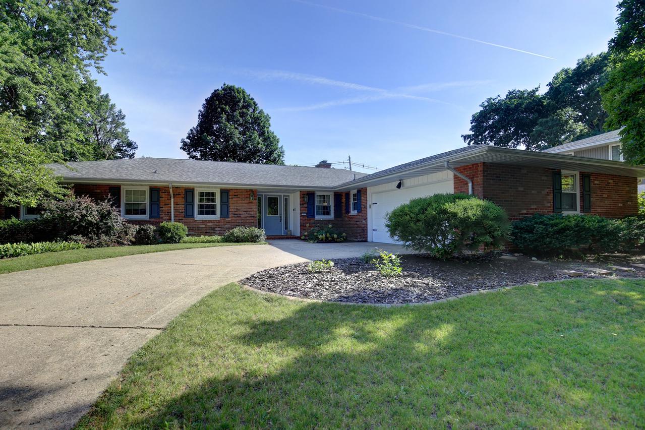 703 Park Lane Dr., Champaign, IL 61820