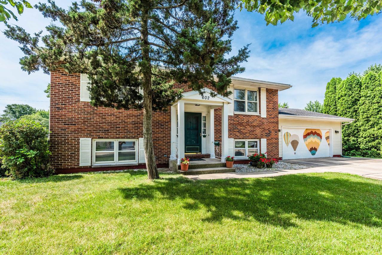 602 Karen Ave., Dekalb, IL 60115