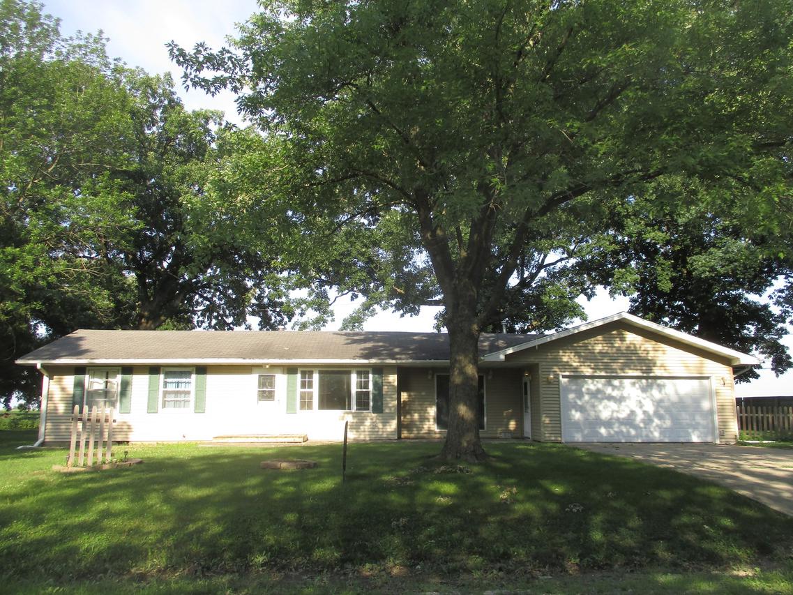 221 Oak Terrace, Atwood, IL 61913