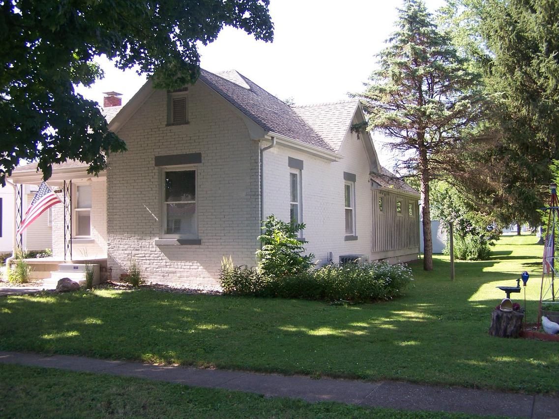 109 E 9th St., Georgetown, IL 61846
