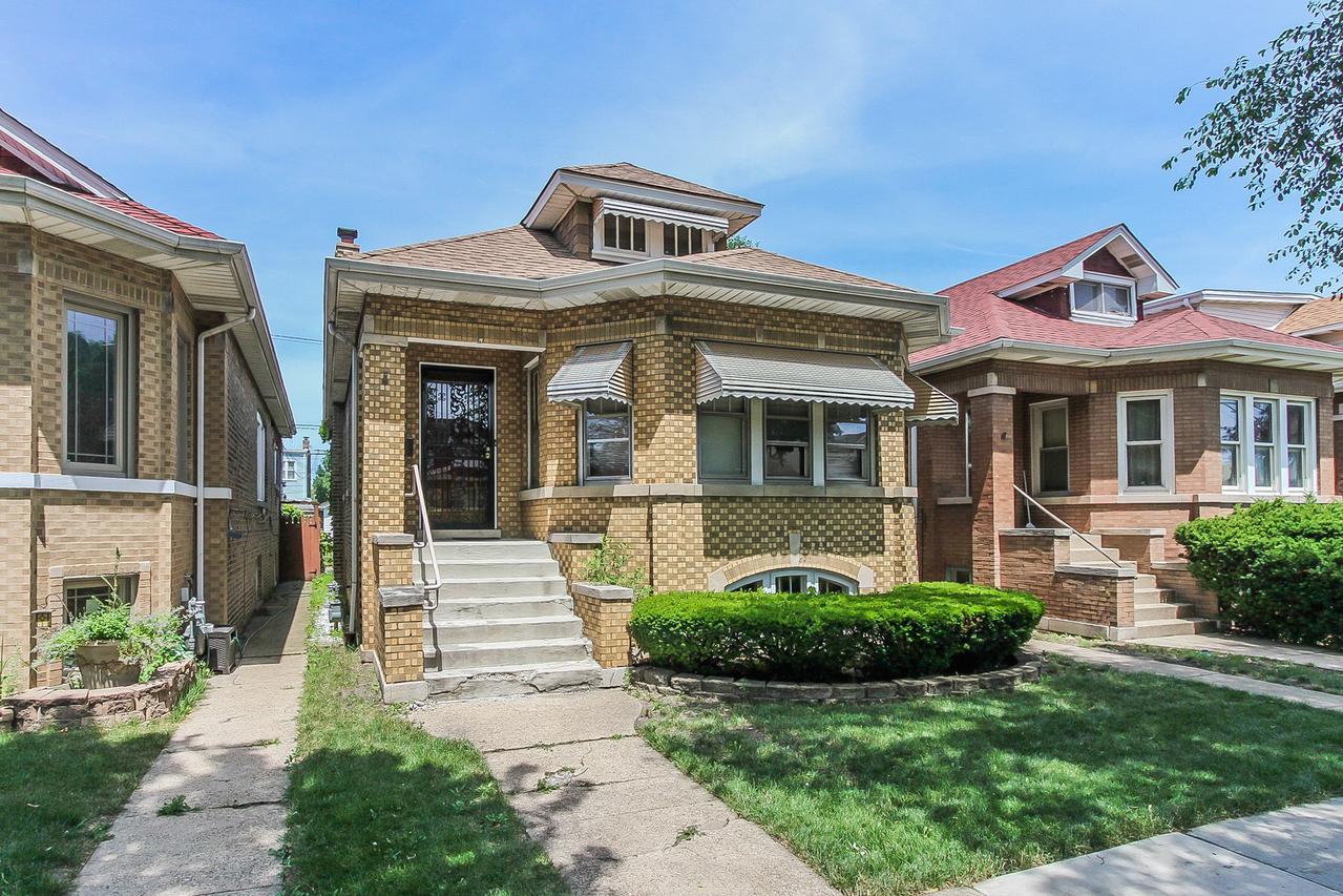 5538 W Melrose St., Chicago, IL 60641