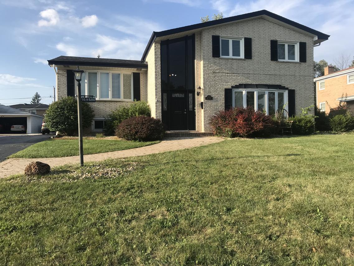 16W680 57th St., Clarendon Hills, IL 60514