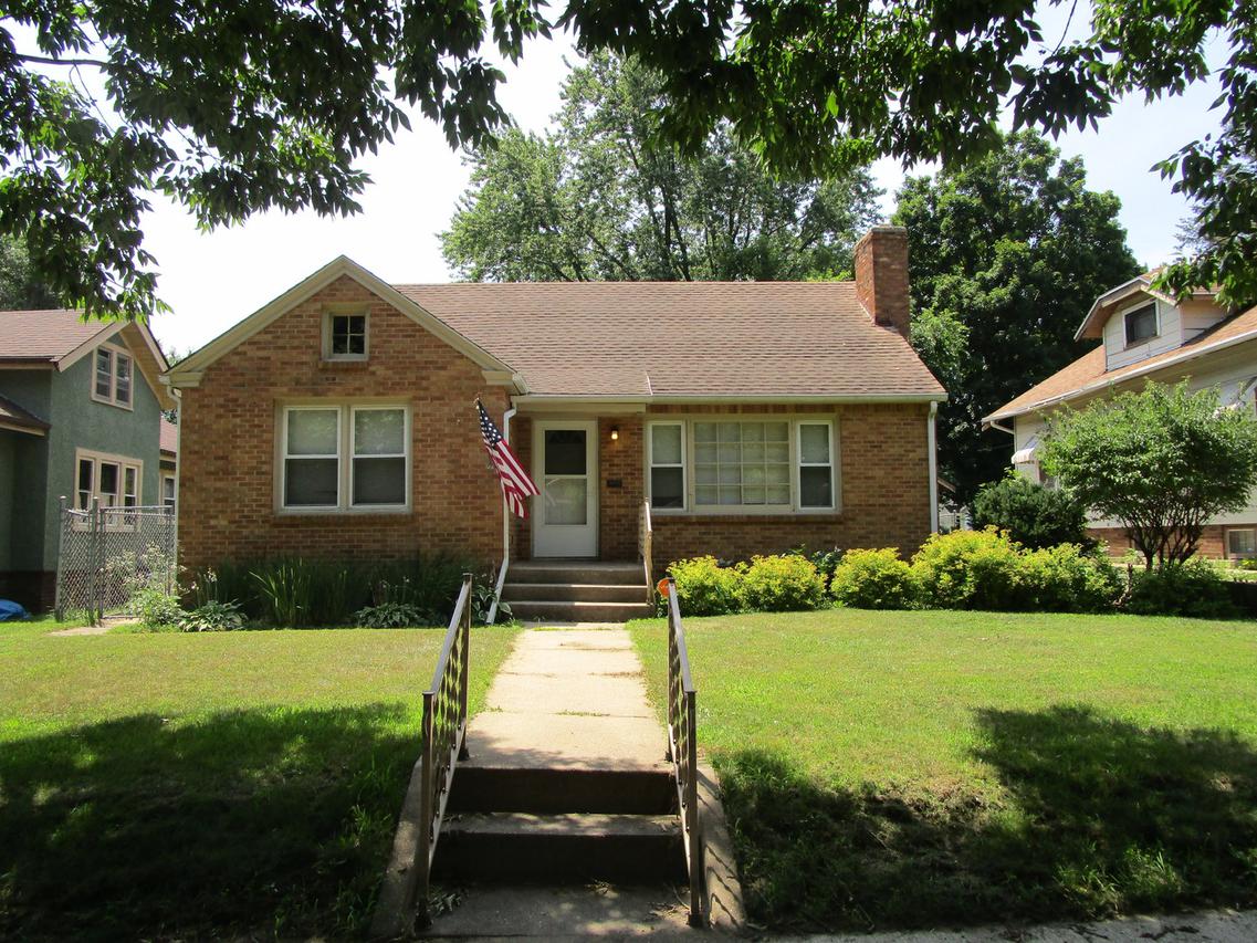1641 9th Ave., Rockford, IL 61104