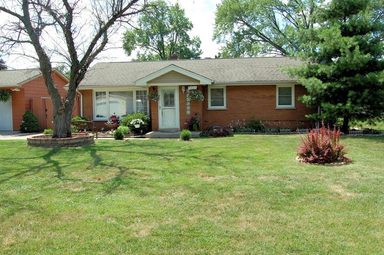 9405 S 77th Ave., Hickory Hills, IL 60457