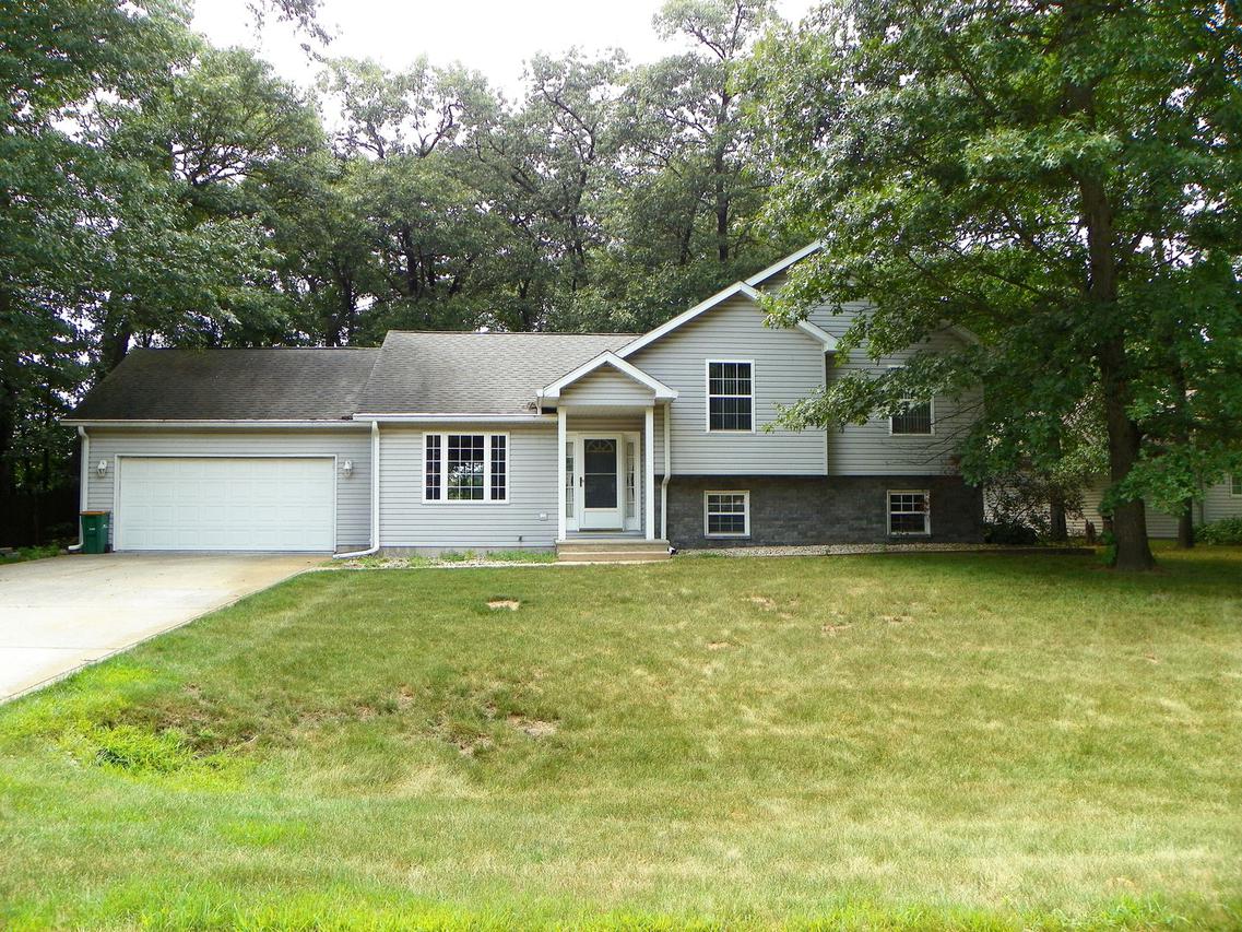 202 Oakwood Ln., Essex, IL 60935