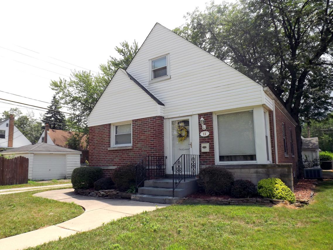11 165th St., Calumet City, IL 60409