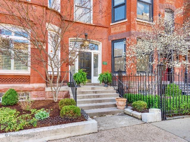 1814 N Lincoln Park West St. #3, Chicago, IL 60614