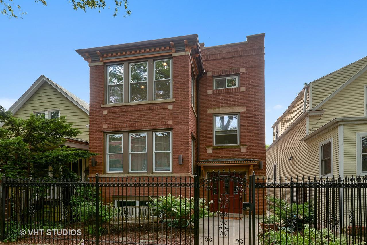 1439 W Victoria St., Chicago, IL 60660