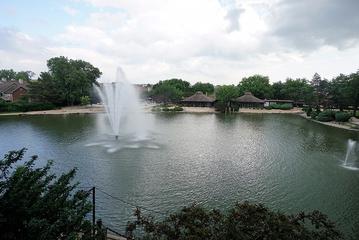 2015 S Finley Rd. #910, Lombard, IL 60148