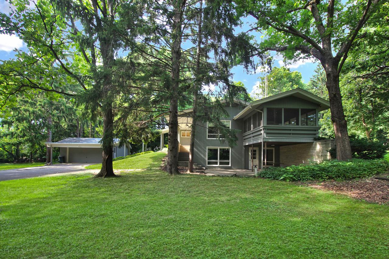 1148 Oakwood Dr., Freeport, IL 61032