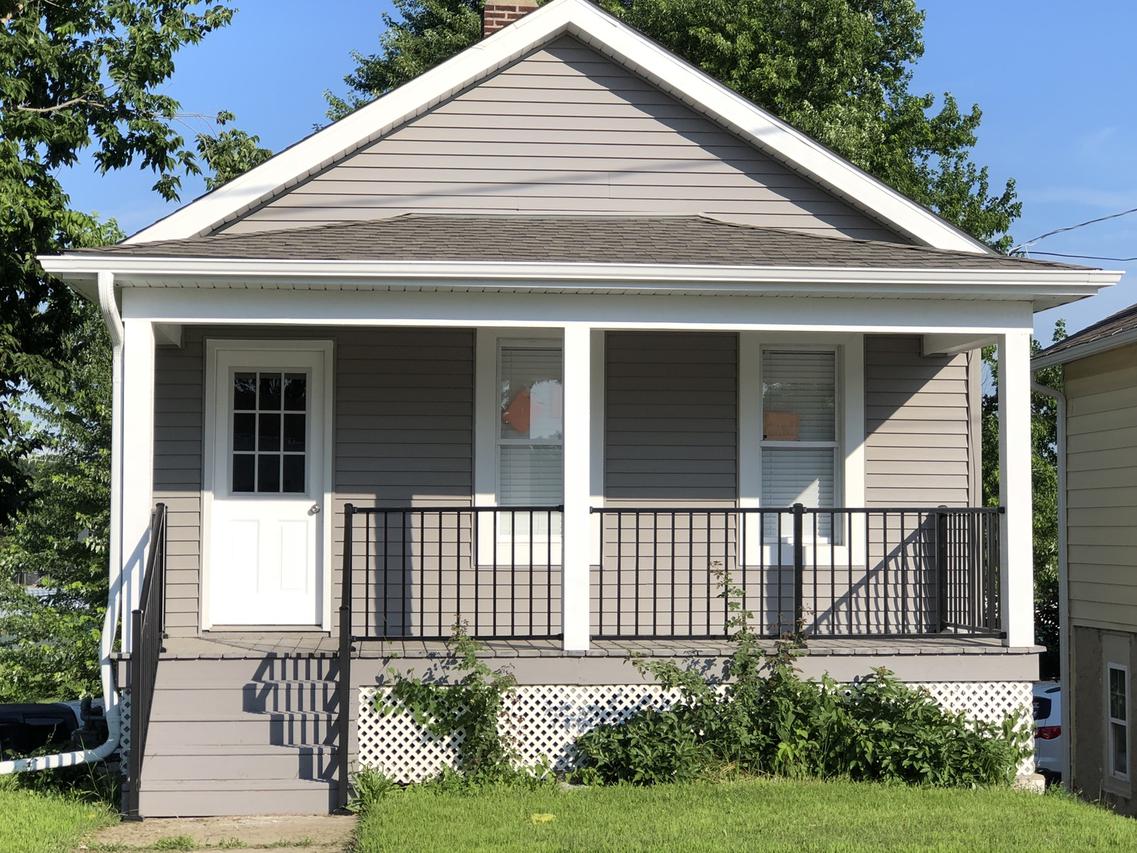 428 S Lake St., Aurora, IL 60506
