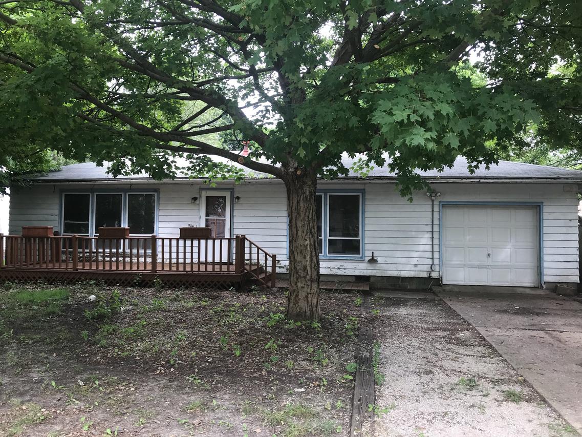 504 Stout St., St. Joseph, IL 61873