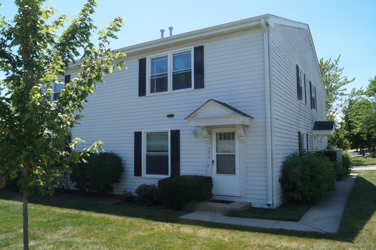 302 Creekside Dr., Vernon Hills, IL 60061