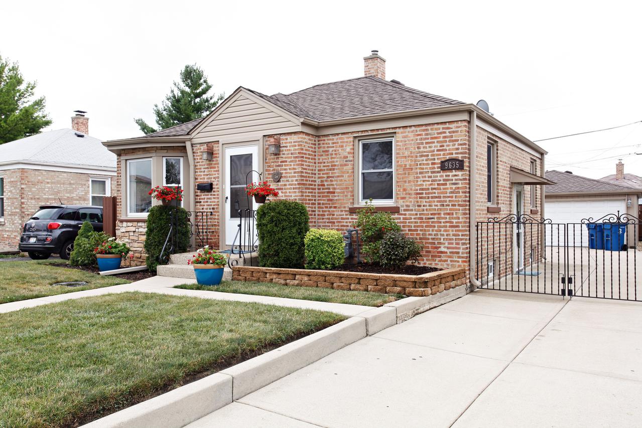 9635 Reeves Ct., Franklin Park, IL 60131