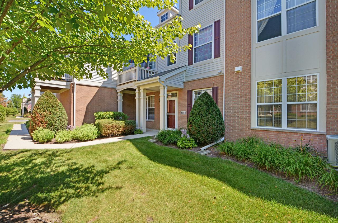 8221 Concord Ln. #H, Justice, IL 60458
