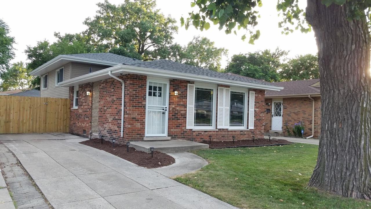 14472 Lincoln Ave., Dolton, IL 60419