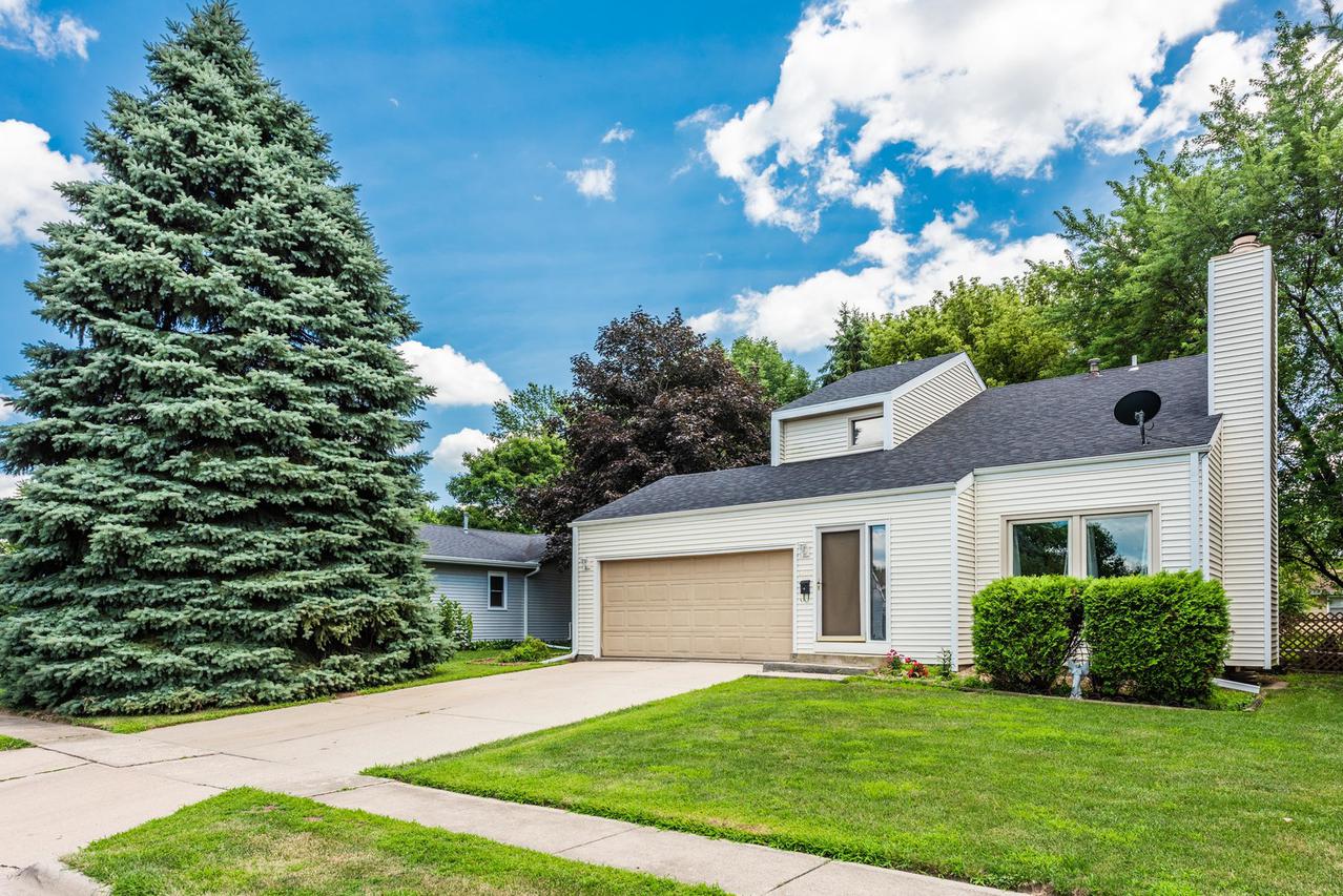 1300 Scott Ave., Rochelle, IL 61068