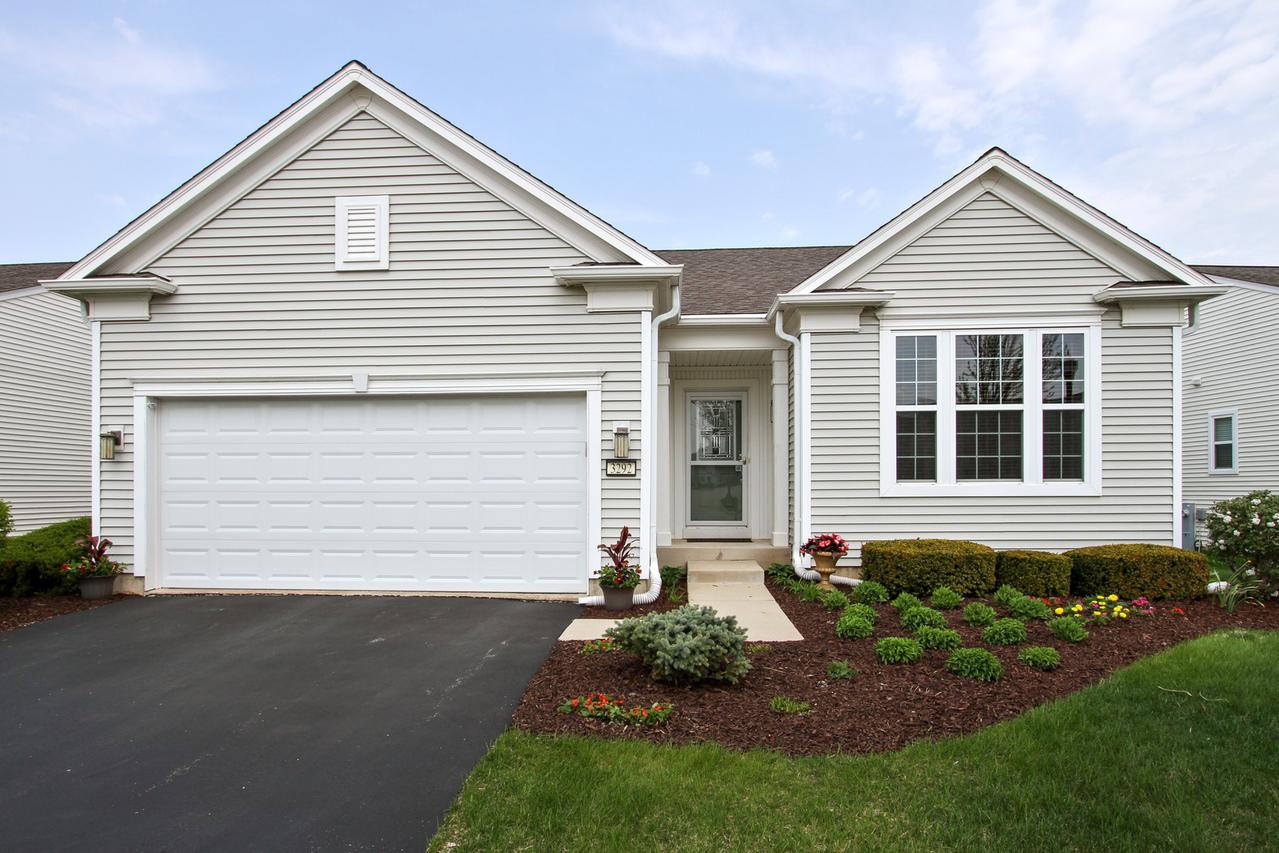 3292 Ravinia Cir., Mundelein, IL 60060