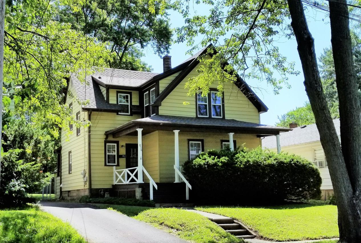 830 N 11th St., Dekalb, IL 60115