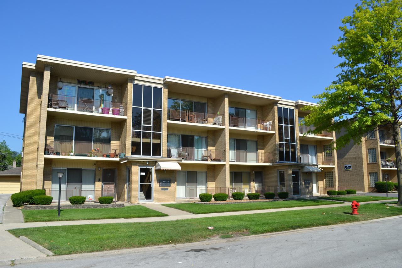 10324 S Komensky Ave. #2B, Oak Lawn, IL 60453