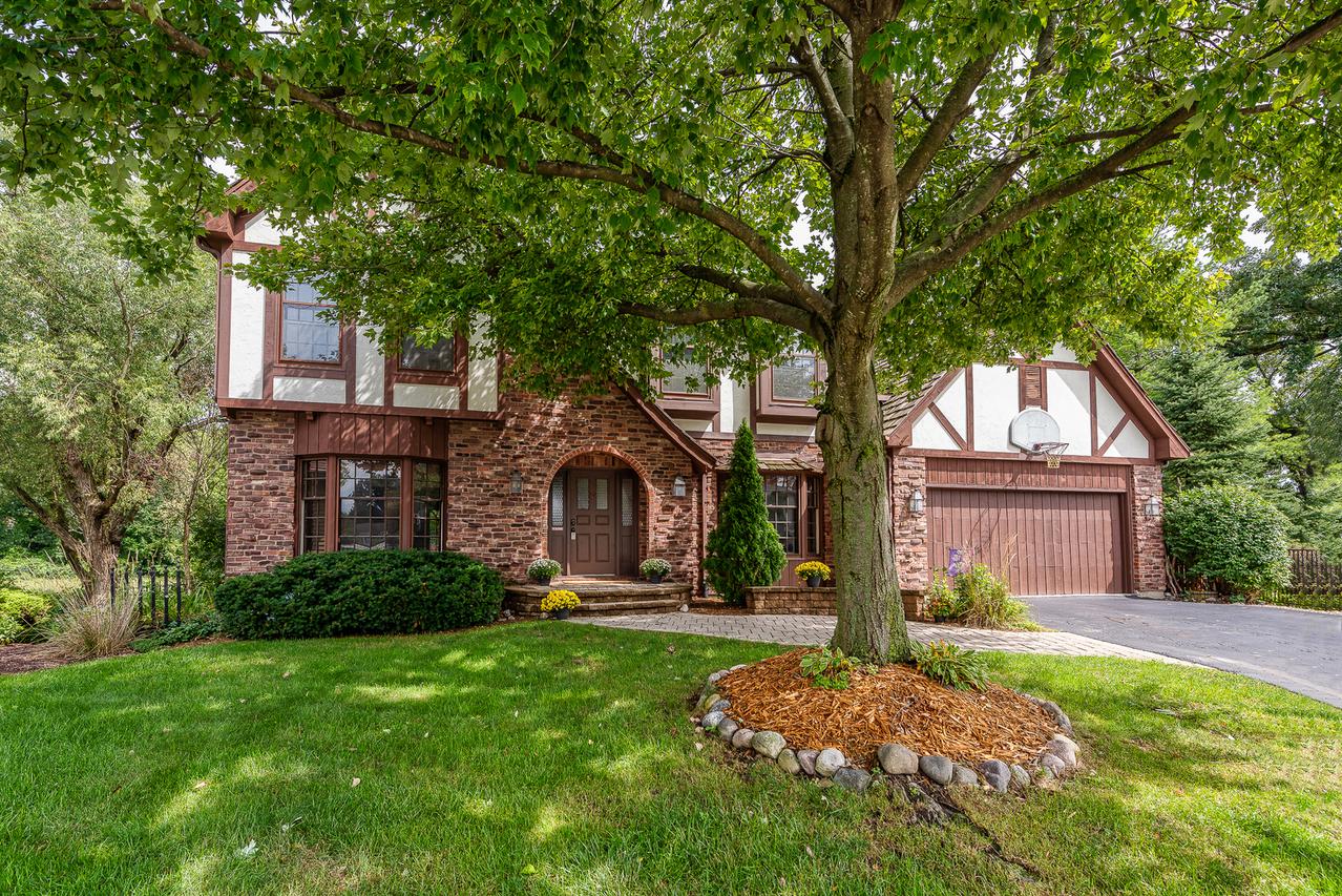 25W710 White Birch Ln., Wheaton, IL 60189
