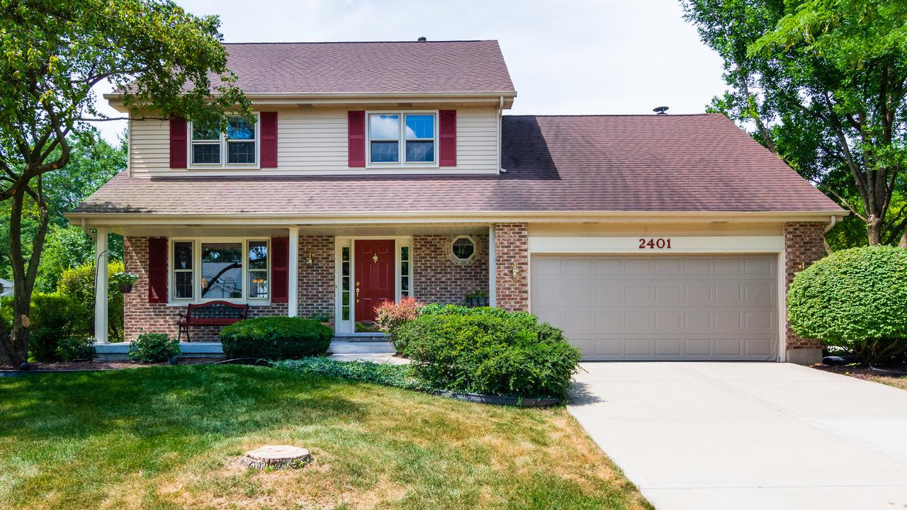 2401 Newport Dr., Naperville, IL 60565
