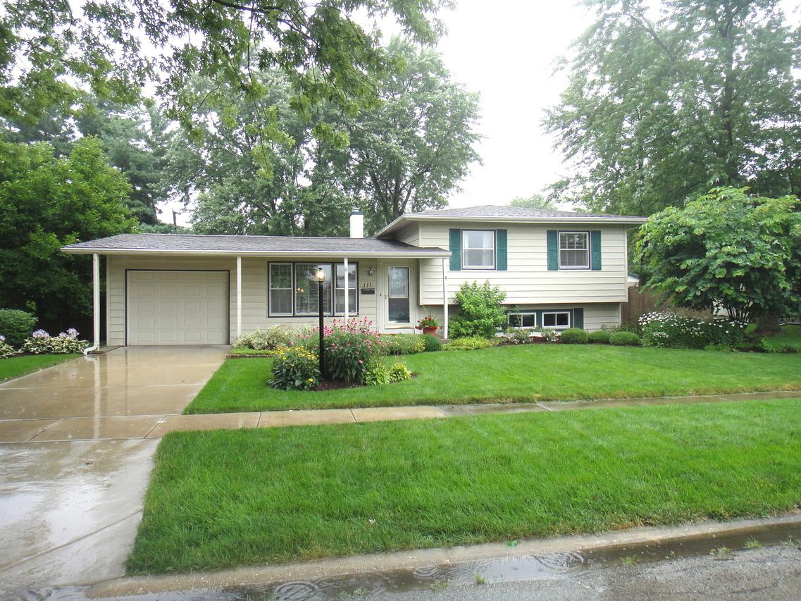 111 W Sunset Pl., Dekalb, IL 60115