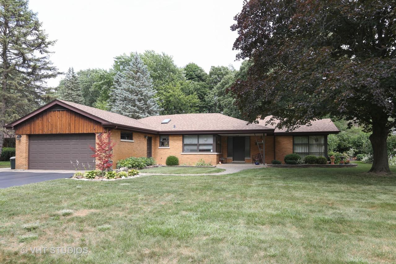 10953 S Westwood Dr., Palos Hills, IL 60465
