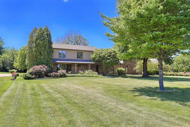 1301 Hickory Tree Ct., Mahomet, IL 61853