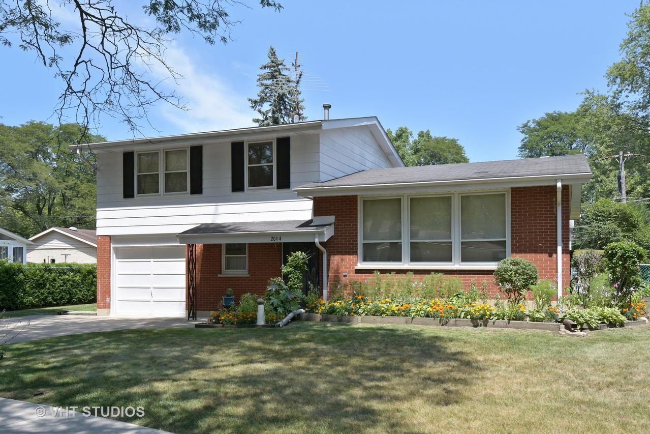 2004 E Cayuga Ln., Mount Prospect, IL 60056
