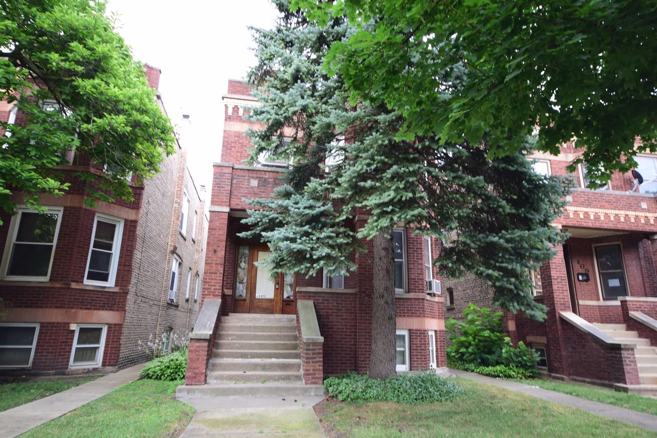 2105 Harvey Ave., Berwyn, IL 60402