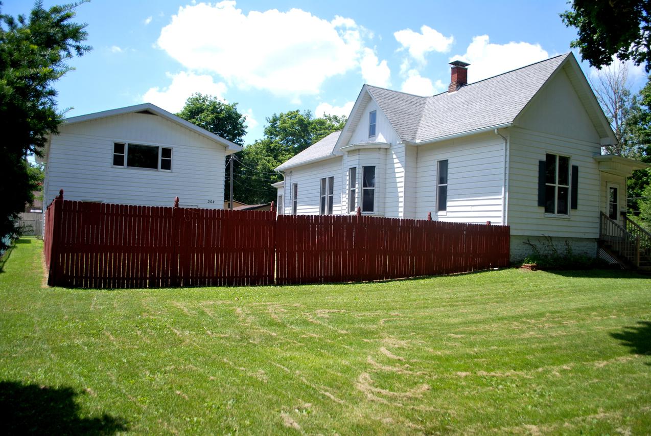 300 S 3rd St., Rochelle, IL 61068