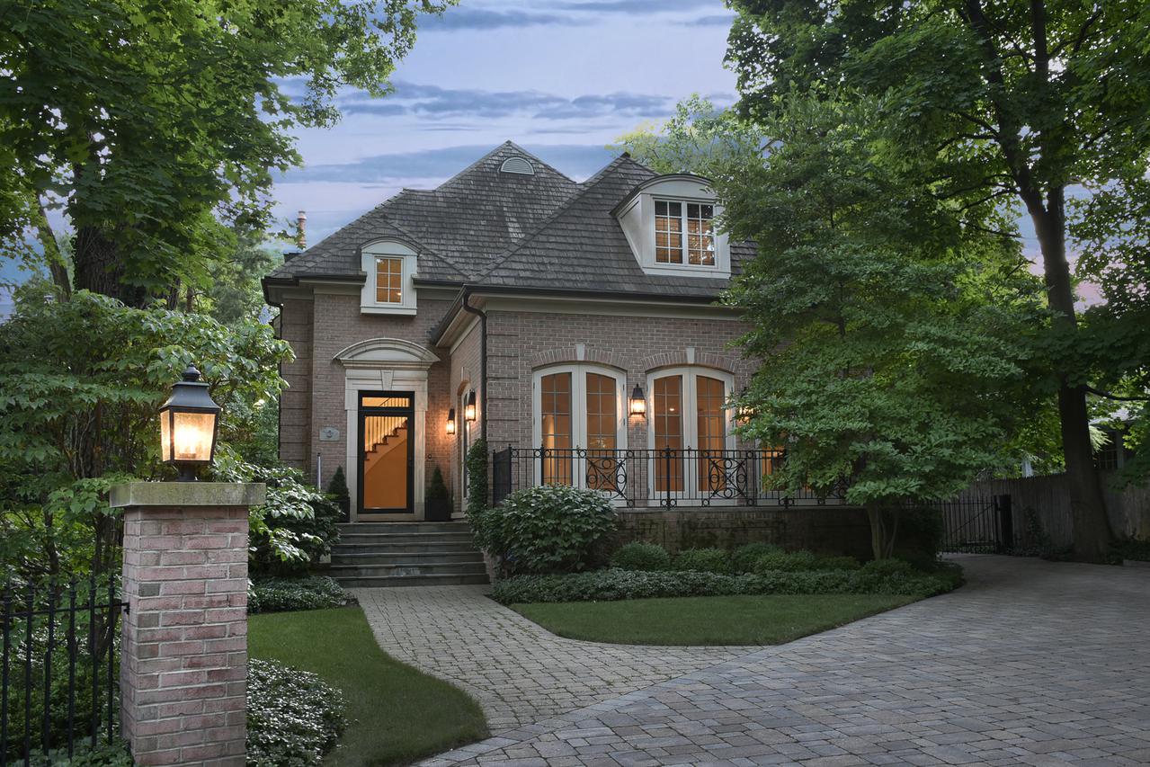 102 Church Rd., Winnetka, IL 60093