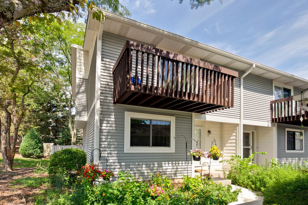922 Princeton Ct., Vernon Hills, IL 60061