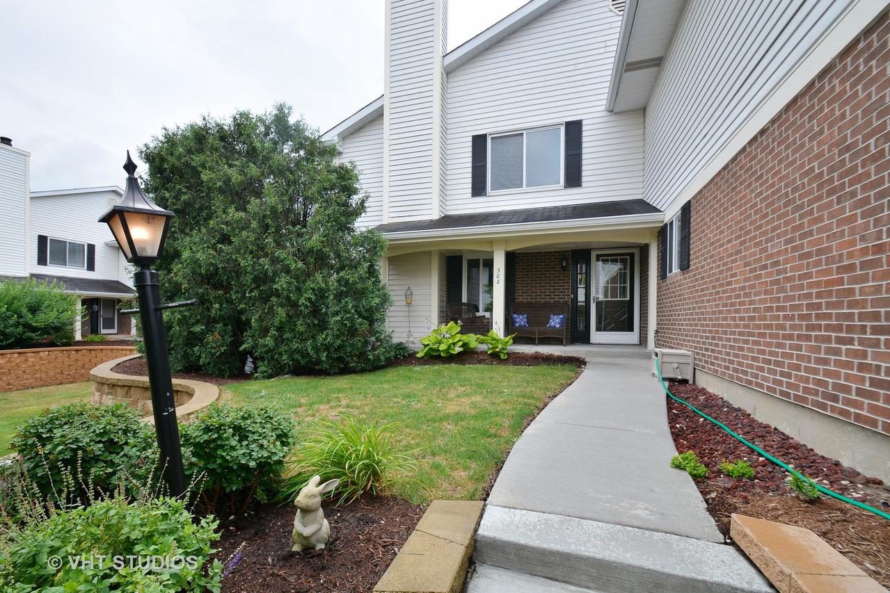 388 Coventry Ct., Clarendon Hills, IL 60514