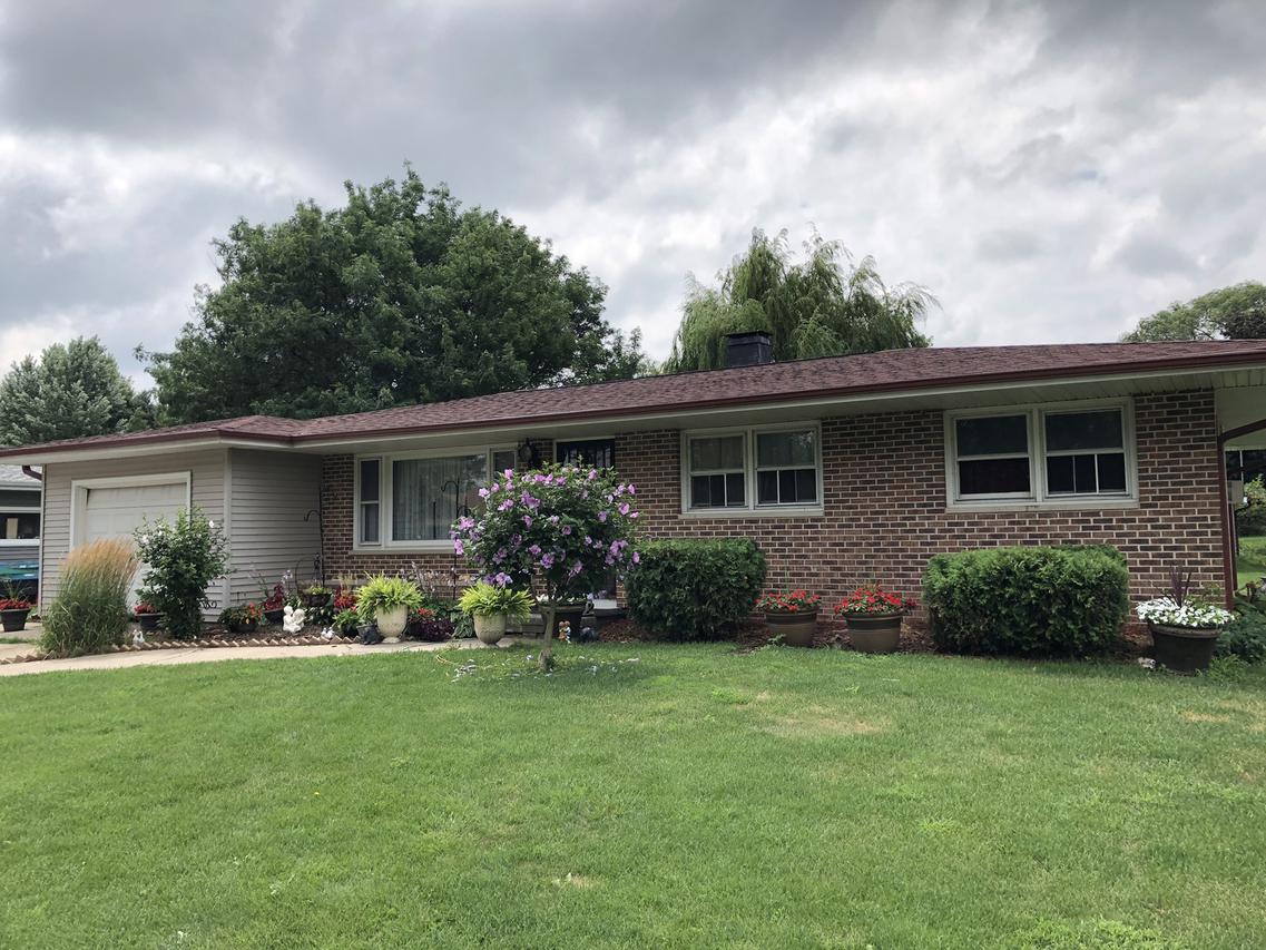 408 Colonial Dr., Dekalb, IL 60115