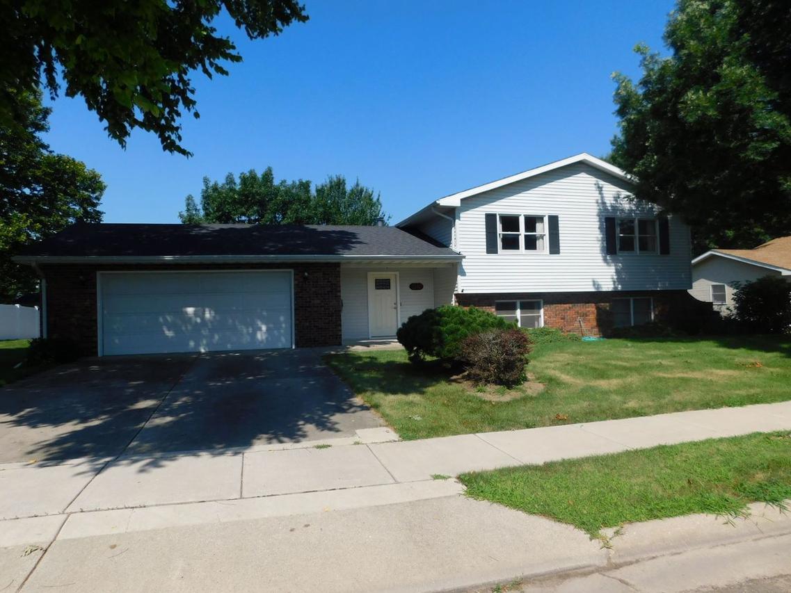 1140 N 14th St., Rochelle, IL 61068