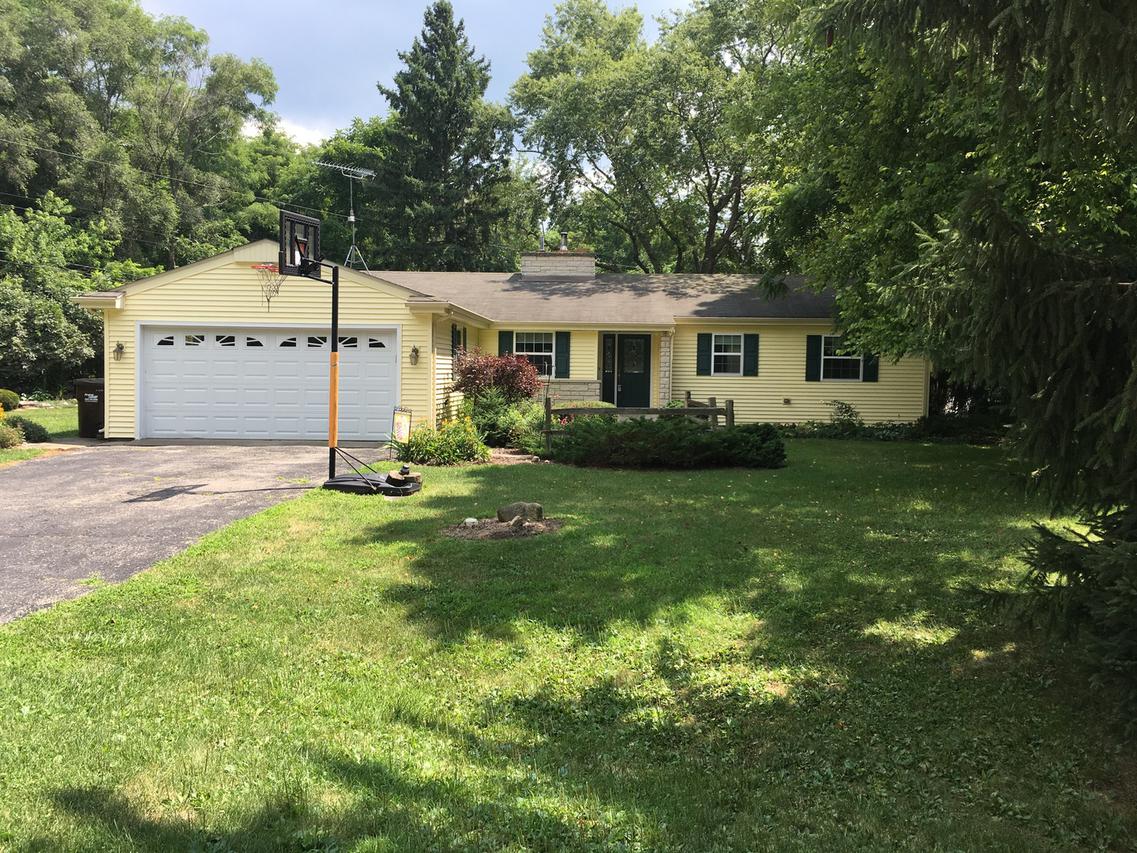 306 N Kent Rd., Mchenry, IL 60051