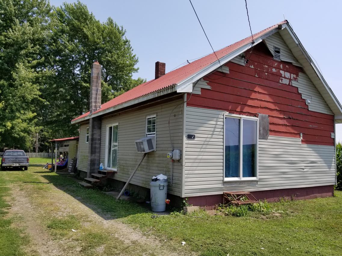 1375 S Avenue B, Canton, IL 61520
