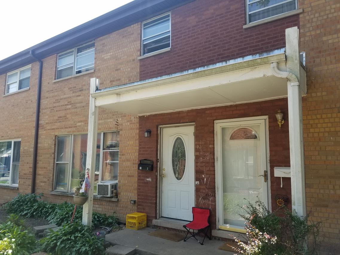 211 Linn Ct. #B, North Aurora, IL 60542