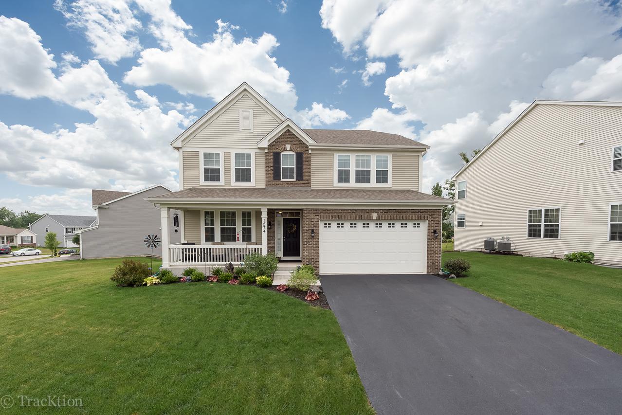 1274 Waterfront Ln., Pingree Grove, IL 60140